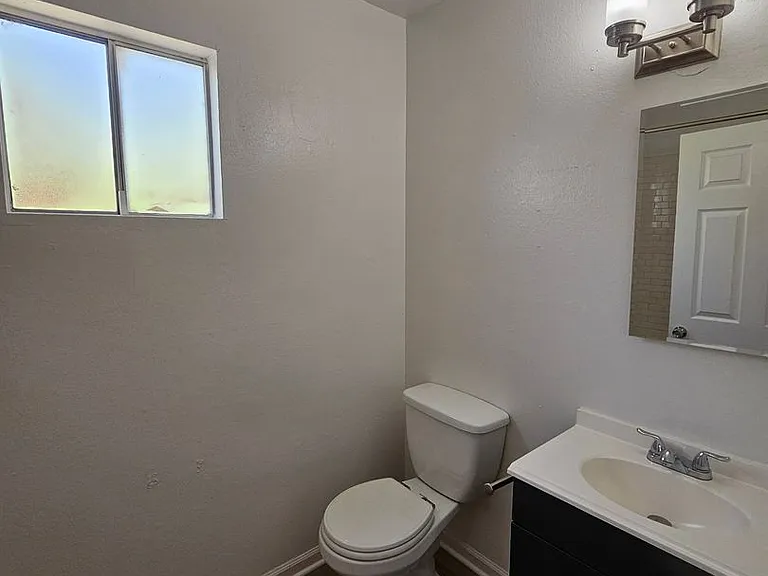 1715 E. Pepper Circle — Photo 36