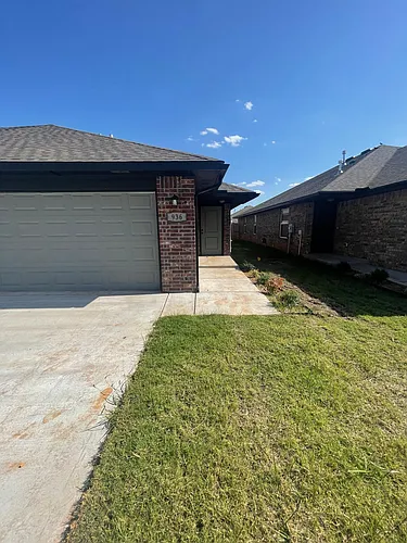 936 Chase Ln Photo 1