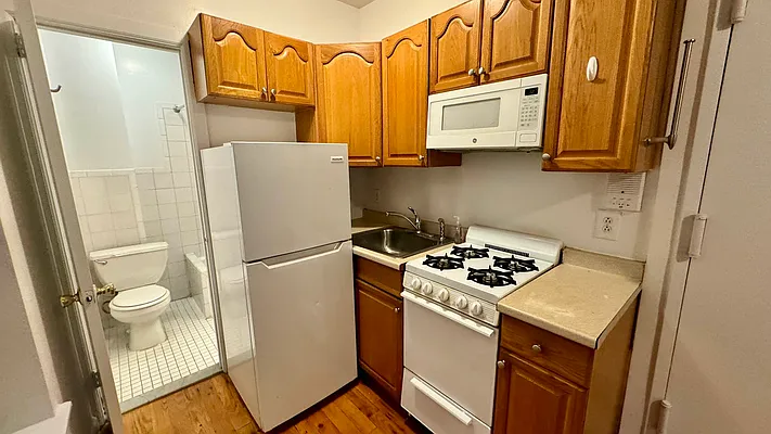 Rented by HOLTON REAL ESTATE INC. | media 13