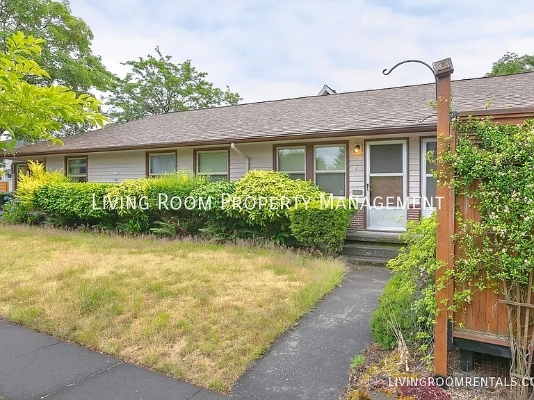 1410 N Webster St #2 — Photo 2