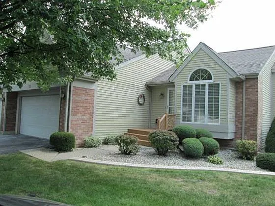 12 Mallard Cove Dr E photo 1