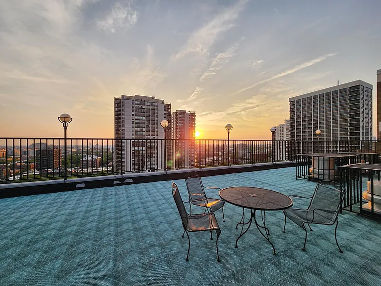 1340 N Dearborn St #15F — Photo 12