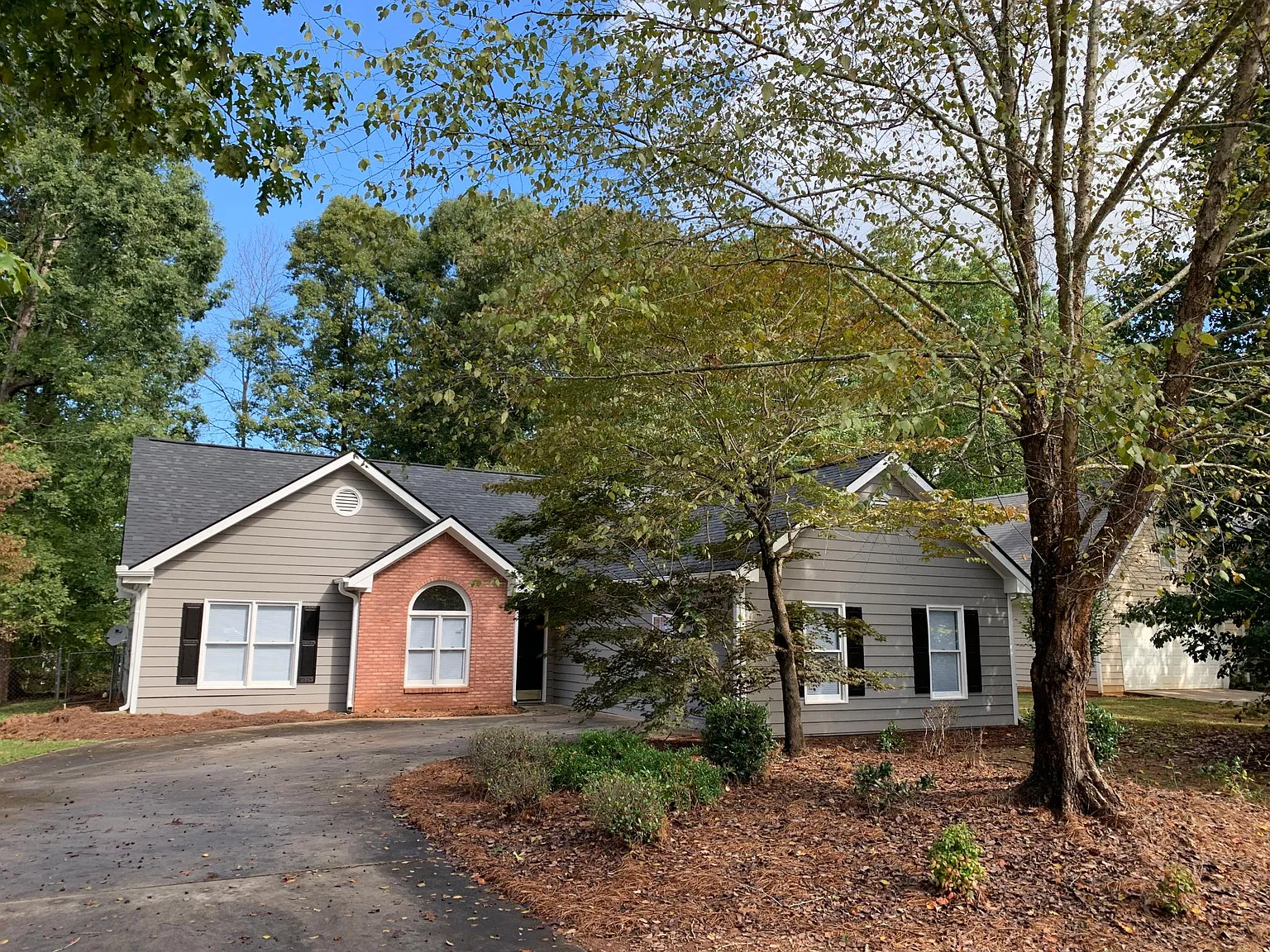 90 Burdell Dr photo 1