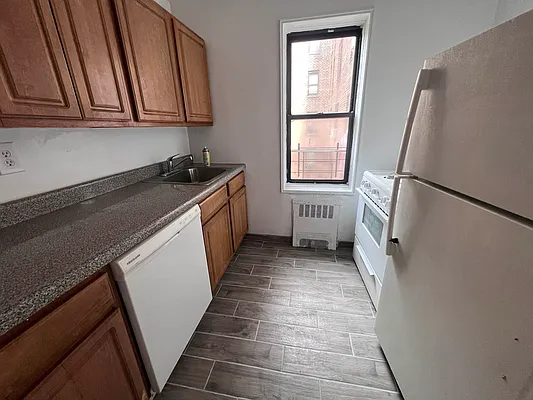 Rented by Contact Realty | media 5