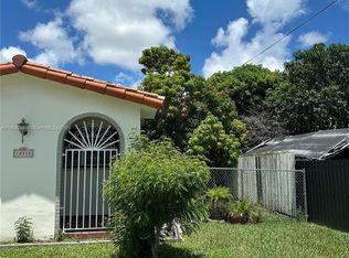 10351 SW 7th St, Sweetwater, FL 33174