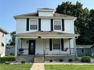 22 E Woodyard Ave, Ridge Farm, IL 61870