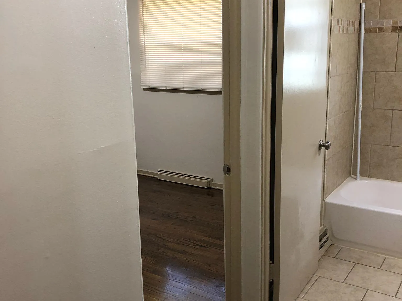 3 bed, 1400 sqft, $1,350 — Photo 3