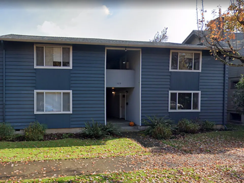325 NW 9th St Apartments