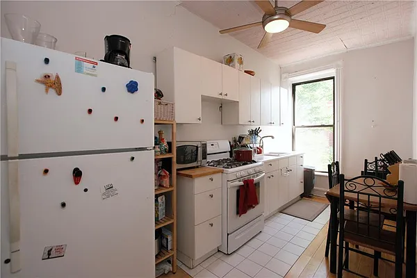 Rented by R New York | media 30