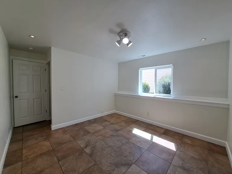 1492 W Parkside Dr #1 — Photo 10