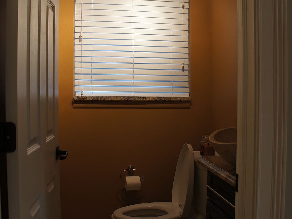 1st image of 27119 Newport Dr