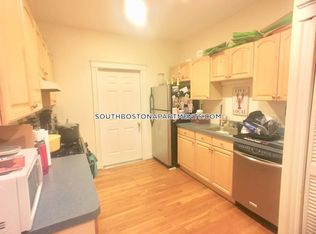 19 Middle St APT 1A, Boston, MA 02127