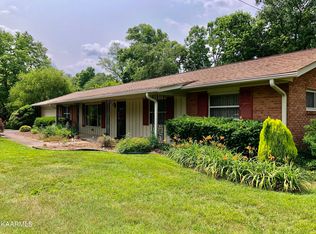 8129 Chesterfield Dr, Knoxville, TN 37909