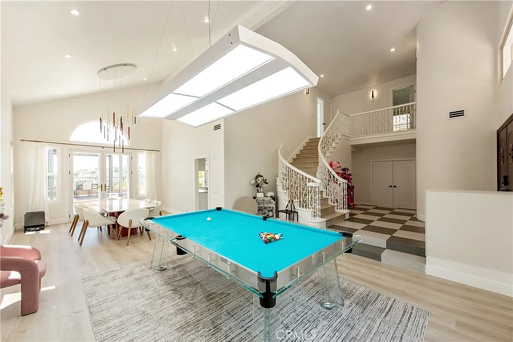 3 bed, 3434 sqft, $8,500 — Photo 4