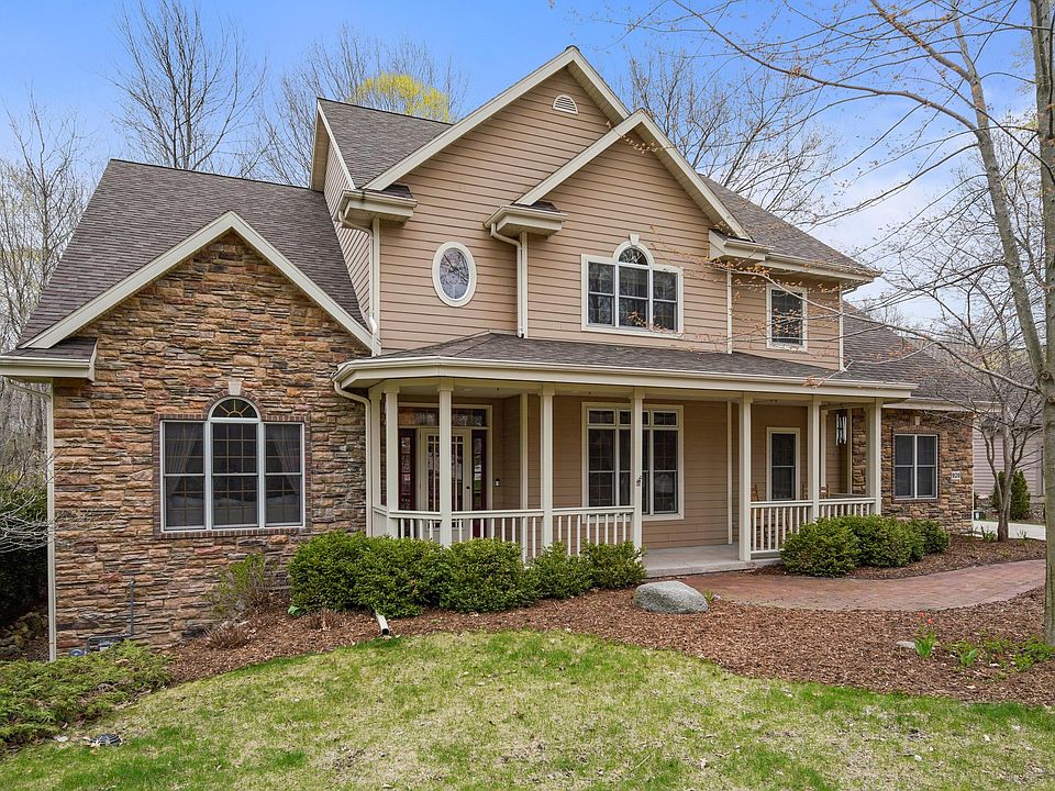 1st image of 920 Silverwood Pl