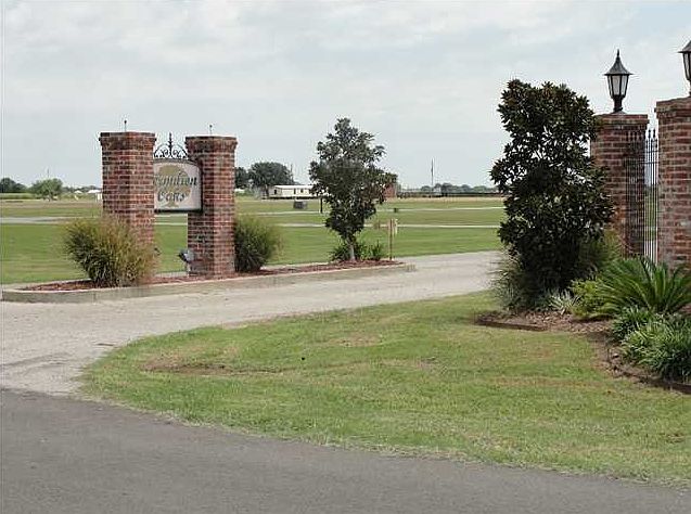 1st image of 11424 Twin Oaks Cir