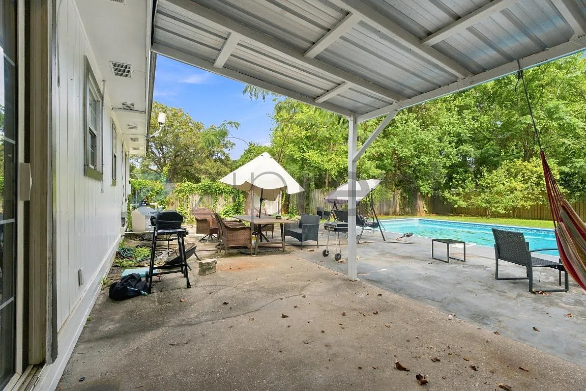 3 bed, 1240 sqft, $2,200 — Photo 3
