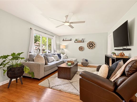 2nd image of 293 Brett Rd
