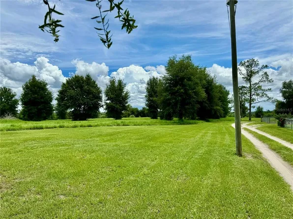 Fairview Heights Rd, Zephyrhills, FL 33541
