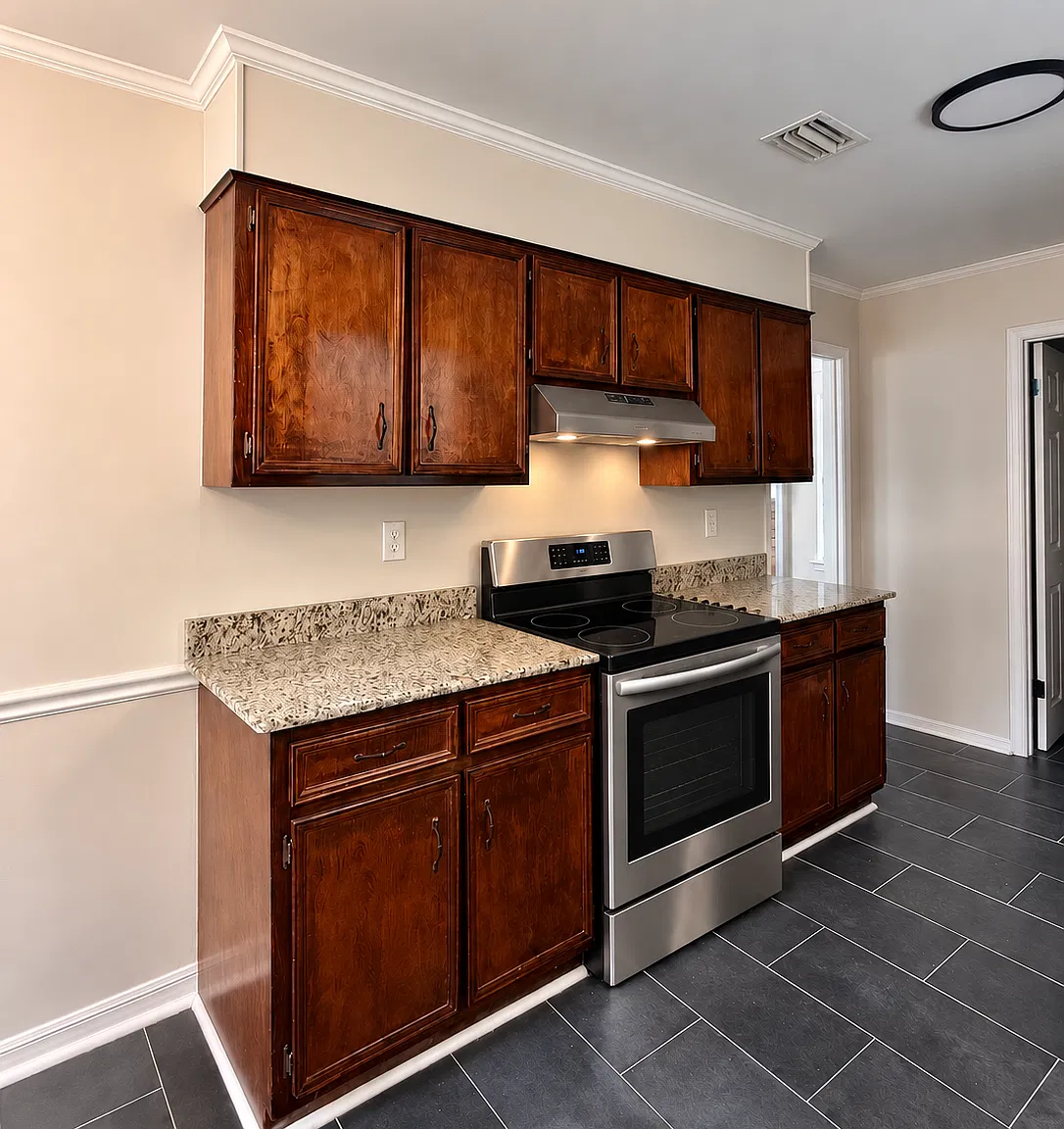 3 bed, 1600 sqft, $1,750 — Photo 3