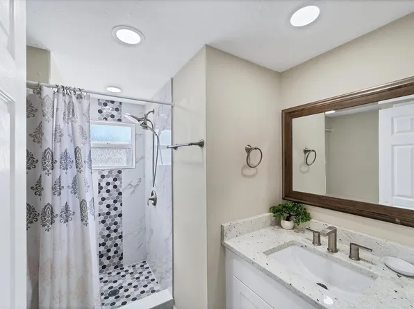 (undisclosed Address), Sarasota, FL 34231