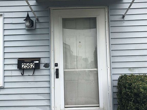 2nd image of 2562 Washington St #2564