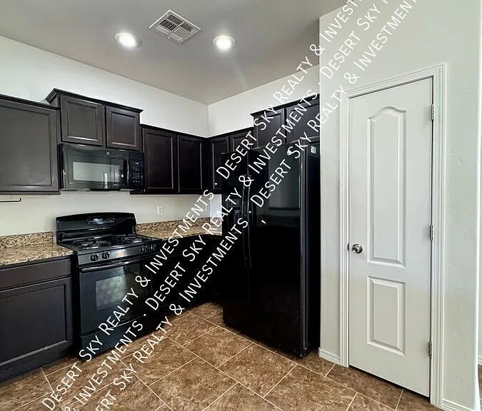 4844 Califa Ave — Photo 7