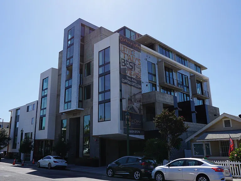 2120 Columbia St — Photo 48
