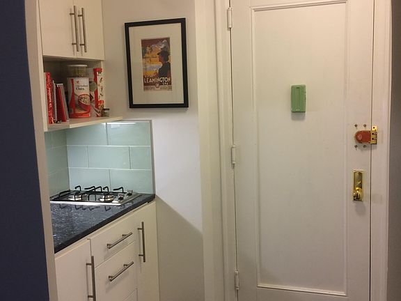 5th image of 102 W 79th St APT 6G