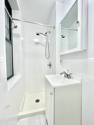 Rented by HOLTON REAL ESTATE INC. | media 7