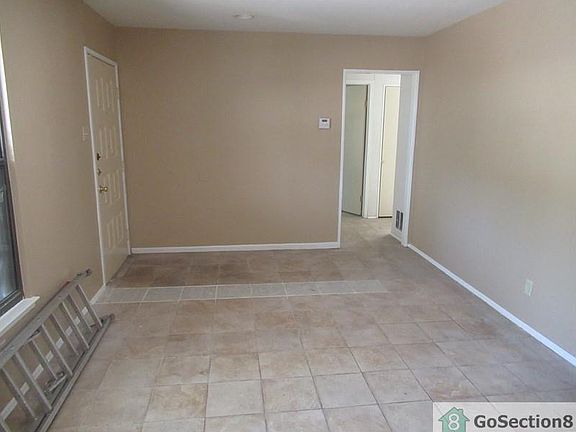 3rd image of 538 E Dickson Ave
