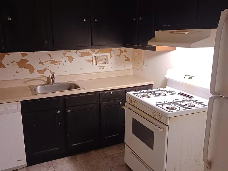 6011 Emerson St #716 — Photo 9