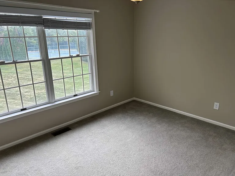 593 W Saxony Dr — Photo 30