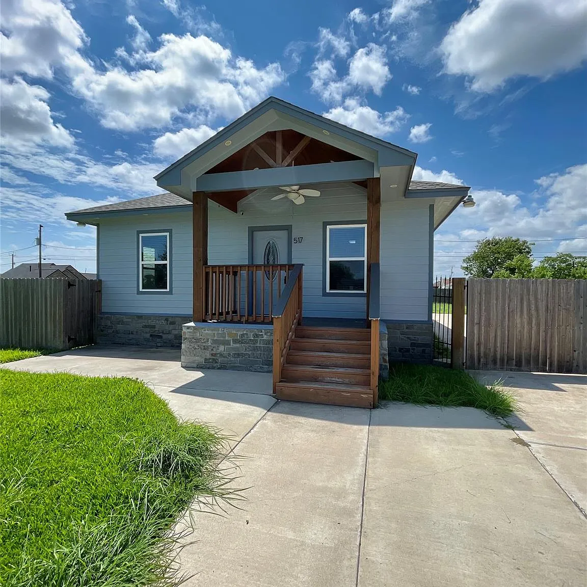 3 bed, 2.5 bath, 1120 sqft, $1,650 — Photo 1