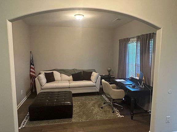 3rd image of 121 Hart Preserve Dr