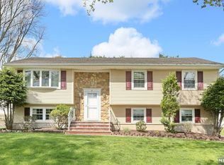 8 Best St, Westwood, NJ 07675