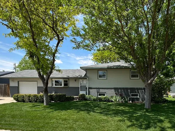 1309 Glenn St, Scott City, KS 67871