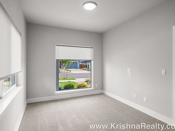 3rd image of 6824 SE Chinquapin Dr