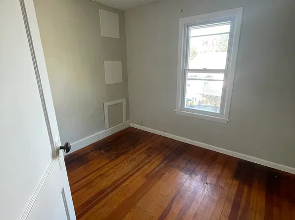 203 Parsons Ave APT 2, Endicott, NY 13760