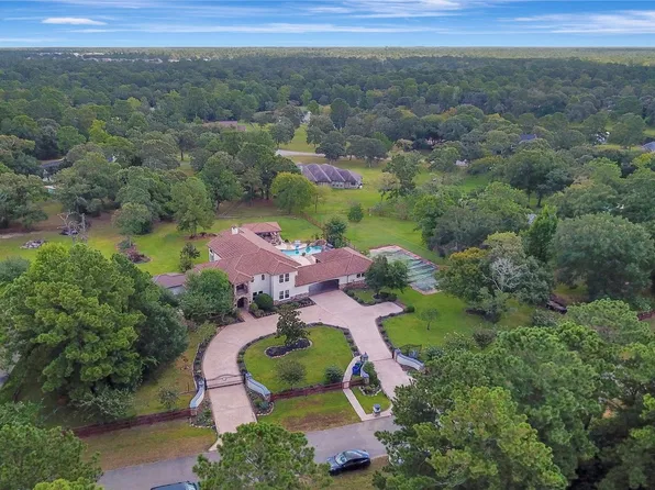 20 Lakefield Blvd, Magnolia, TX 77355