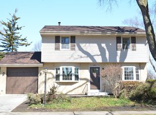 1400 Salvington Pl, Wheeling, IL 60090