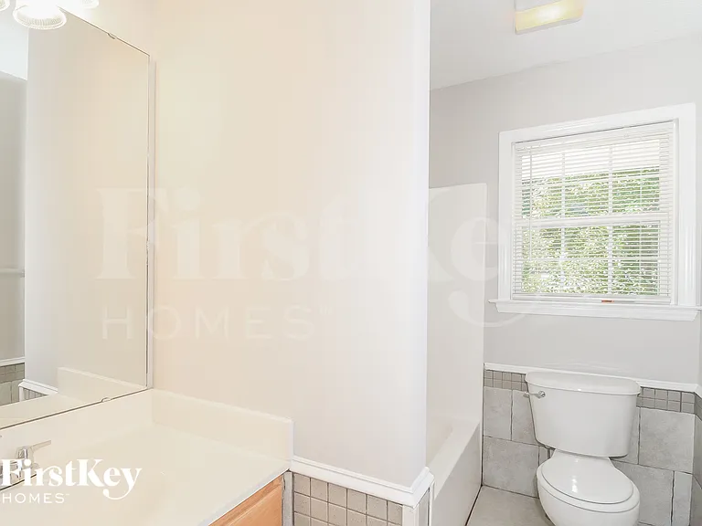 1800 Holly Crescent Ln — Photo 13
