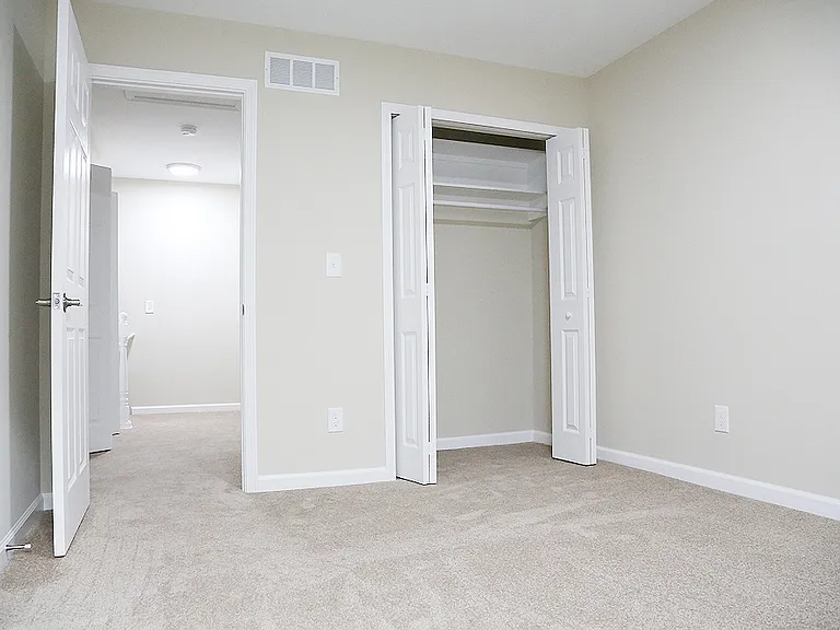 REMODELED Townhouse 1375