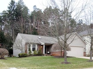 2591 Signature Cir, Pinckney, MI 48169