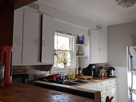 3rd image of 2200 N Maplewood Ave #1