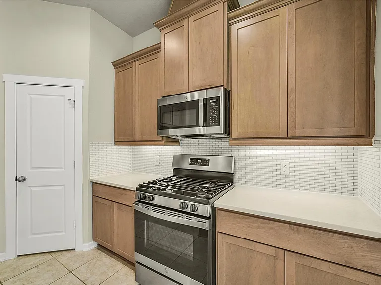 323 N Spotted Fern Dr — Photo 14