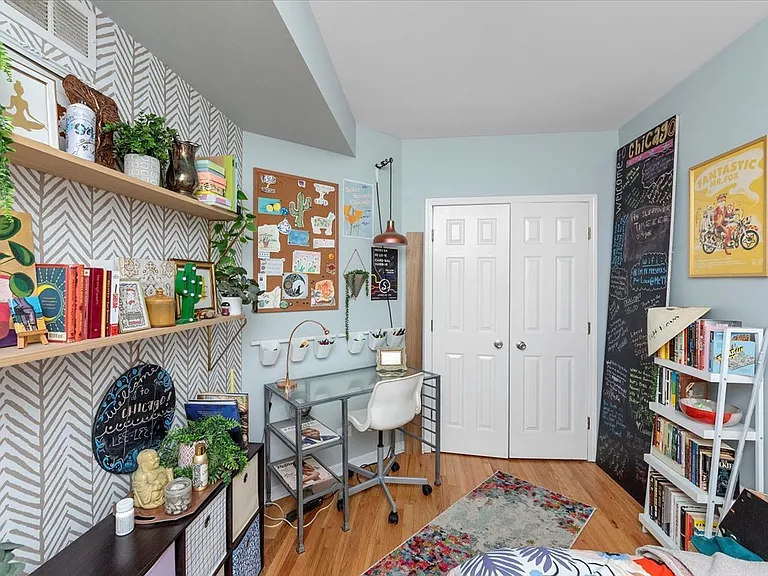 1510 N Elk Grove Ave #1 — Photo 3