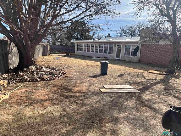 5th image of 1612 Claremont Ter