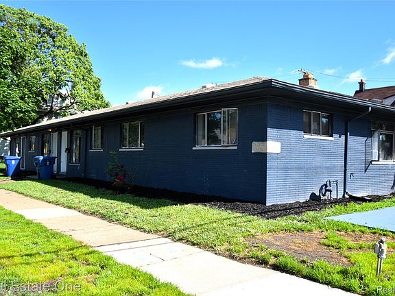 3rd image of 162 Burke St