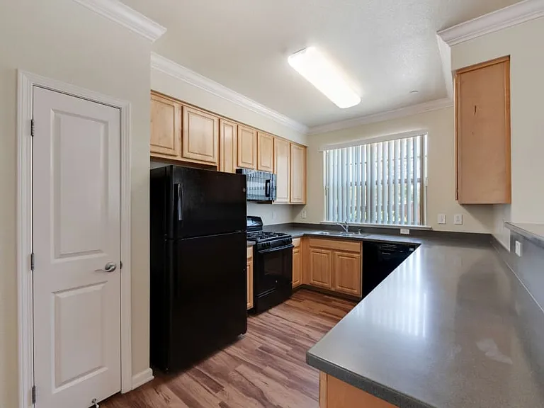 Catalina Heights - Military Housing — Photo 4